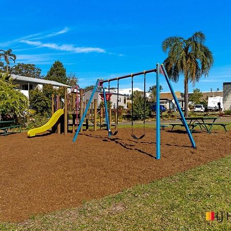 Batemans Bay Holiday Park & Hostel Экстерьер фото
