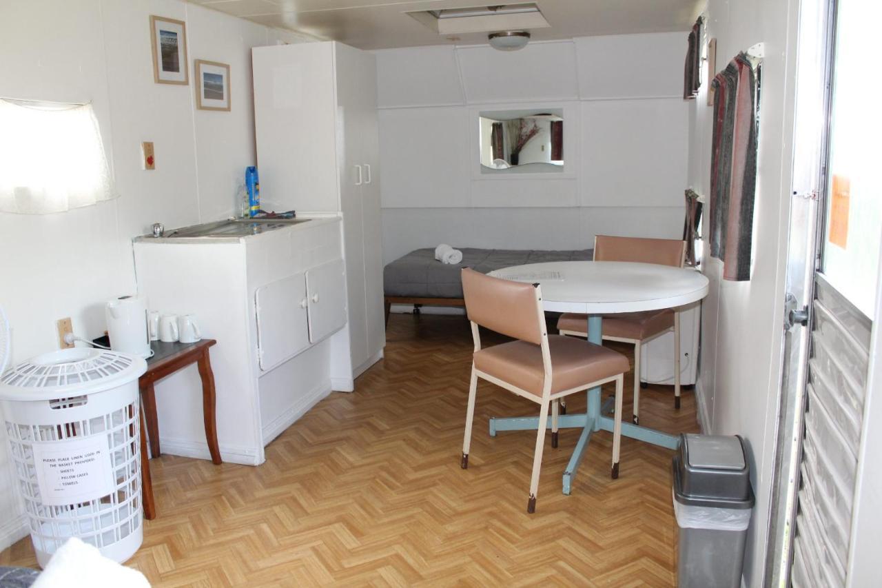 Batemans Bay Holiday Park & Hostel Экстерьер фото
