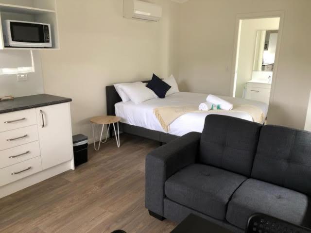 Batemans Bay Holiday Park & Hostel Экстерьер фото