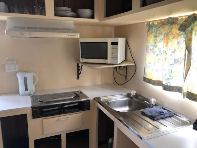 Batemans Bay Holiday Park & Hostel Экстерьер фото