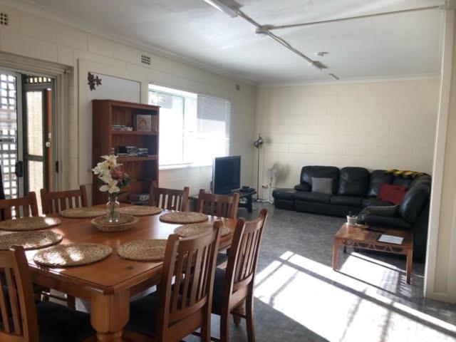 Batemans Bay Holiday Park & Hostel Экстерьер фото