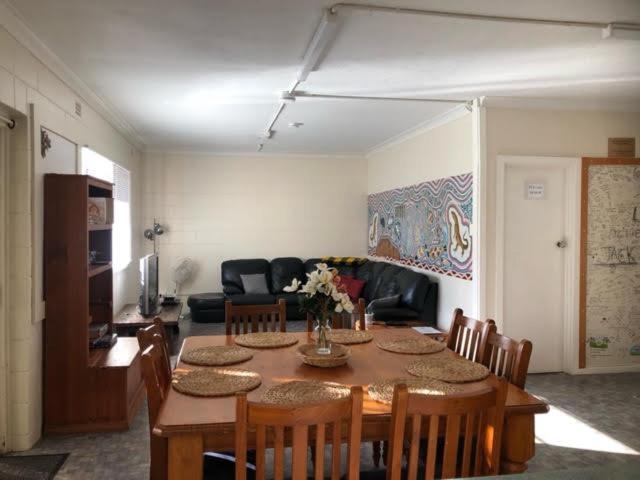 Batemans Bay Holiday Park & Hostel Экстерьер фото