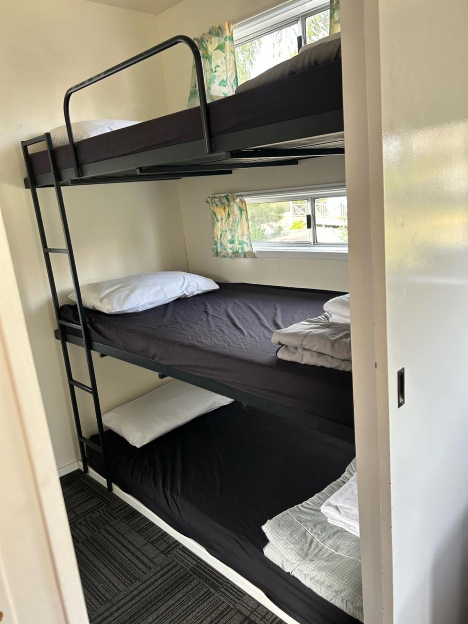 Batemans Bay Holiday Park & Hostel Экстерьер фото