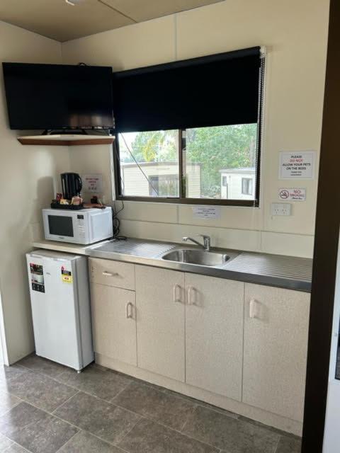 Batemans Bay Holiday Park & Hostel Экстерьер фото